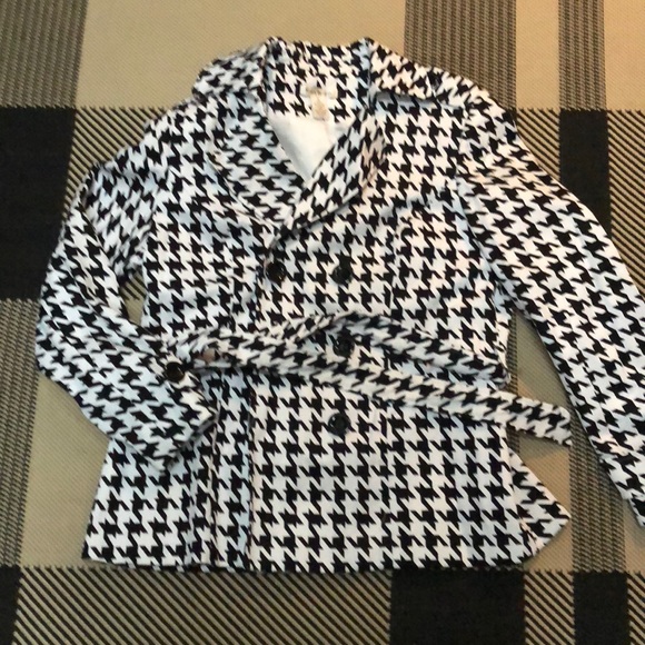 Susan Bristol Jackets & Blazers - Black and White Houndstooth Blazer with Belt